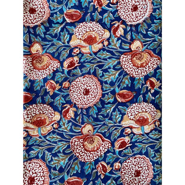 Homes&Seasons - Alice Cinnamon Flowers on Dark Blue Tablecloth