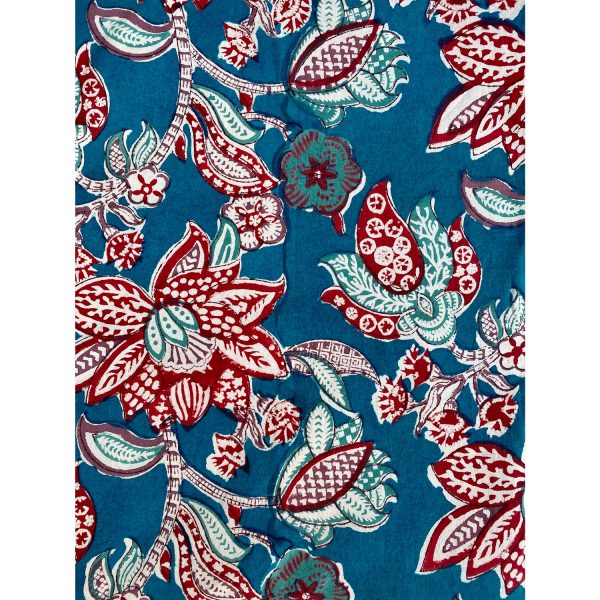Homes&Seasons - Alice Red Flowers on Turquoise Tablecloth